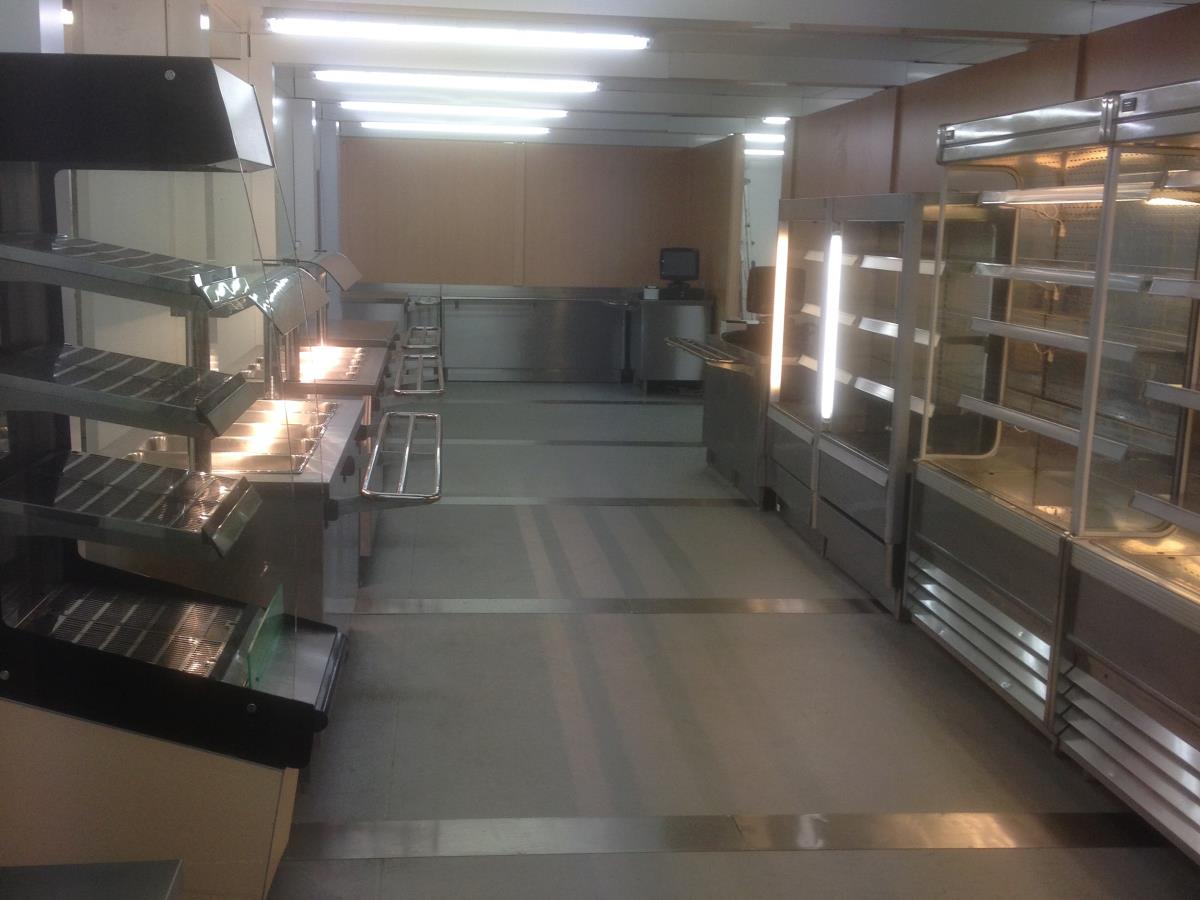 A kitchen, servery and dining refectory solution for the University of West London.